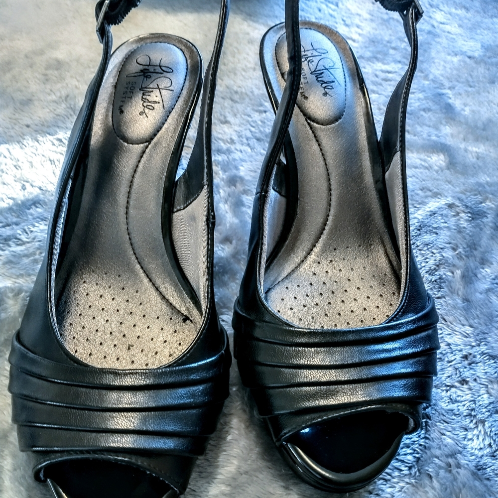 LIFE STRIDE INVENT PUMPS